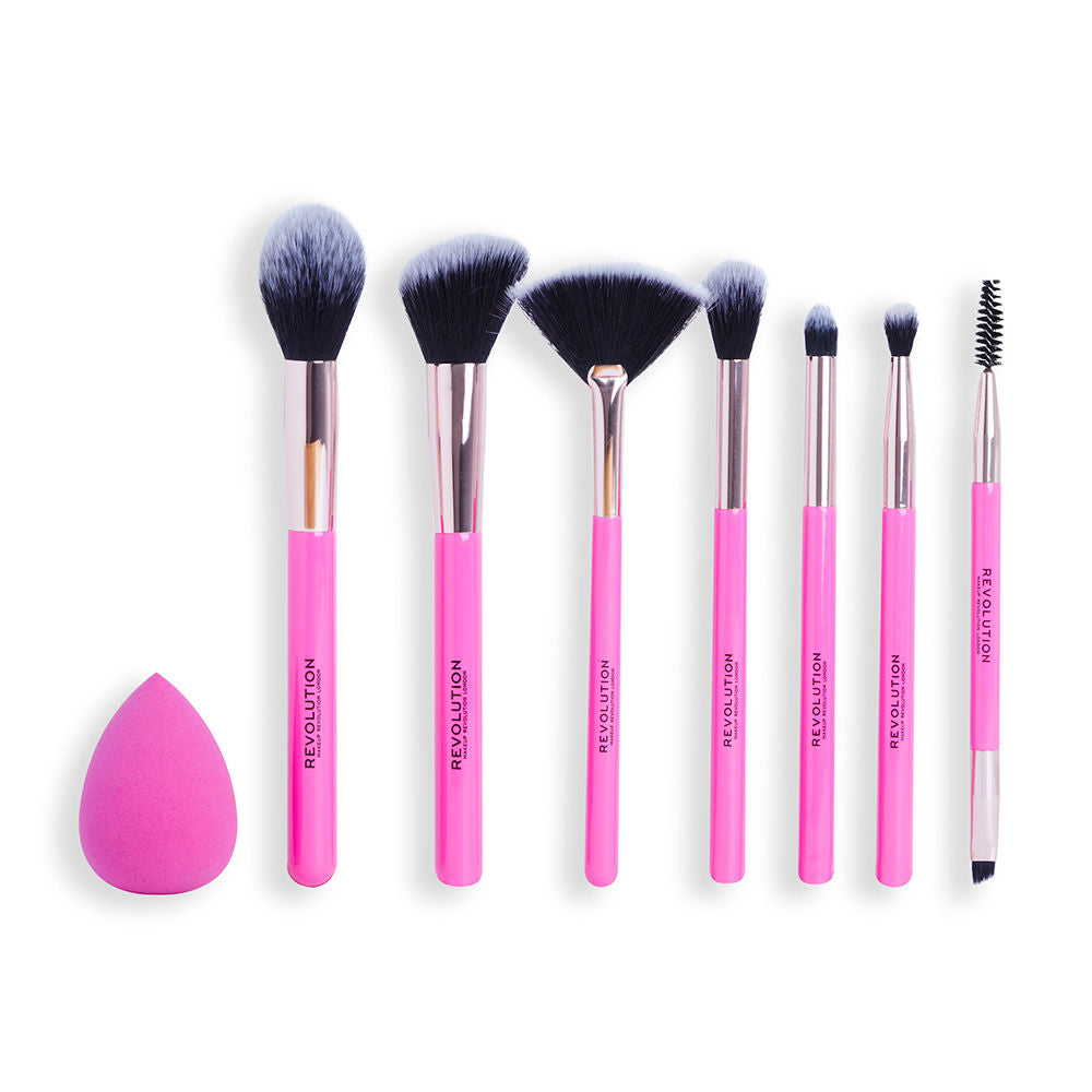 MAKEUP REVOLUTION THE BRUSH EDIT GIFT SET (WORTH 40$)