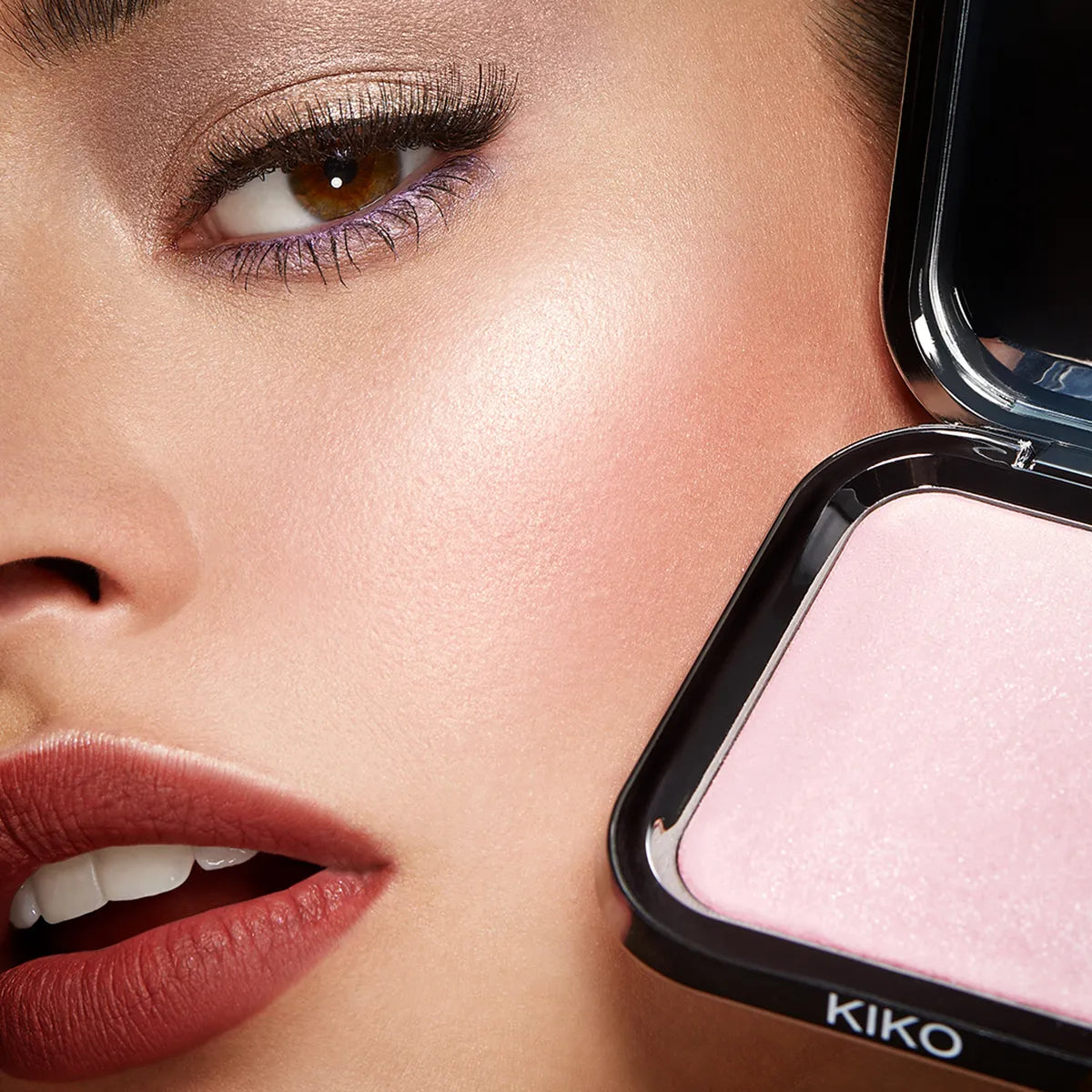 Kiko Milano- Glitter Baked Highlighter
